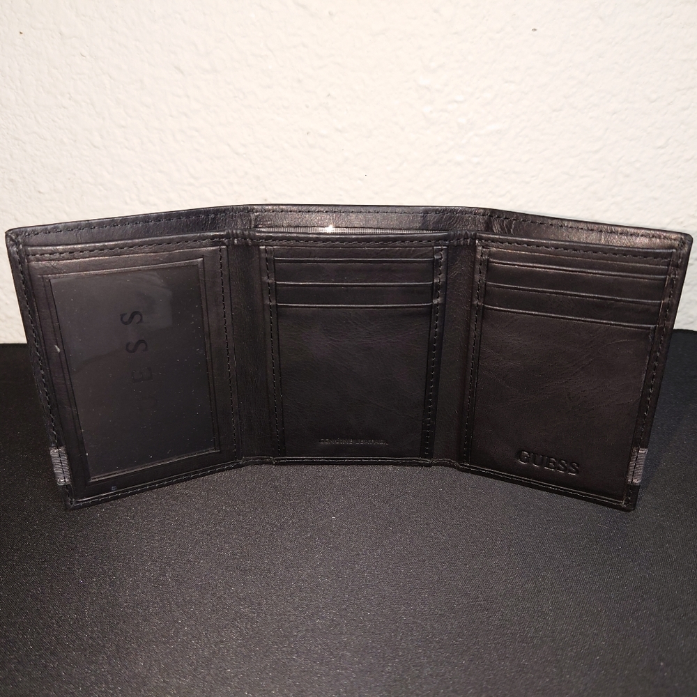 NEW Guess trifold wallet